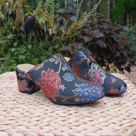 Naturalizer, Size 5M, Daria · Slip-on style - Picture 1 of 6